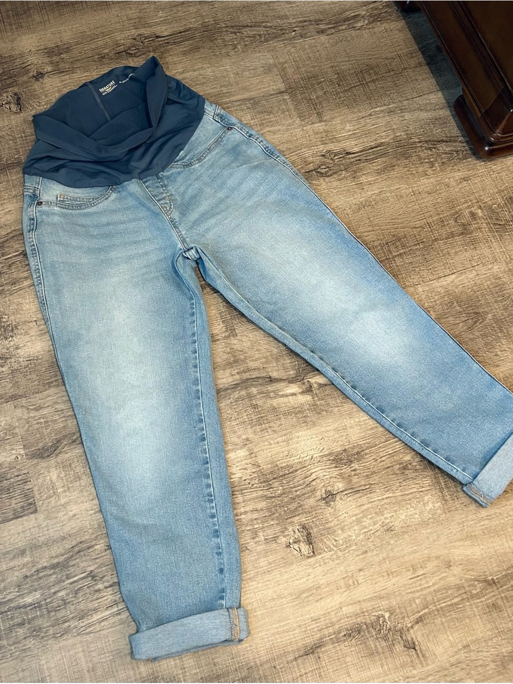 Signature Levi’s Maternity Boyfriend Jeans